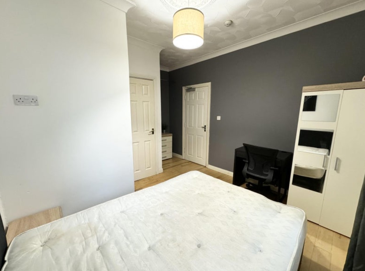 Room in a Shared House, The Polygon, SO15, N1 7GU