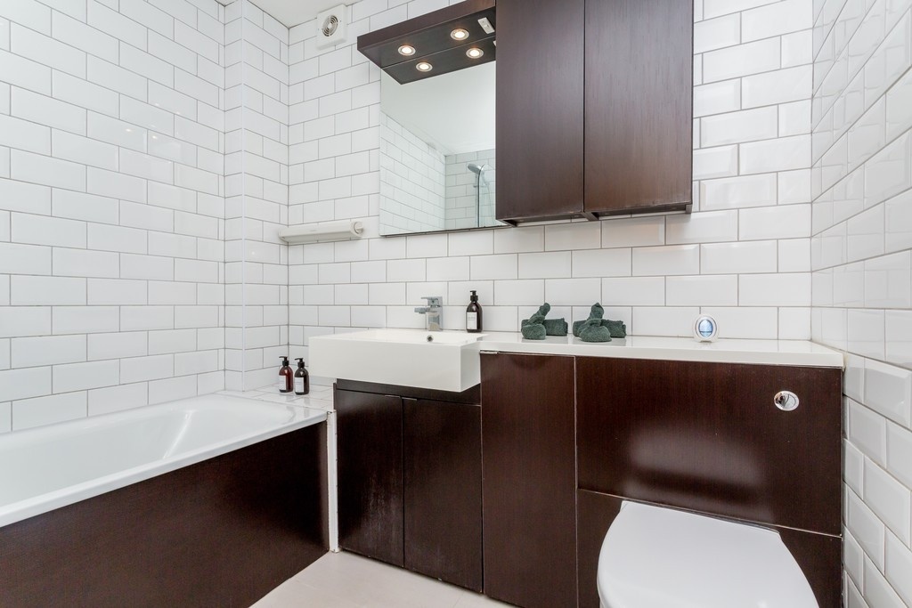 Additional image 7 of 2 Bed Flat, Meeting House Lane, BN1, N1 7GU