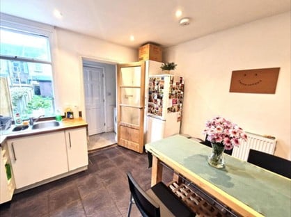 4 Bed Terraced House, Black Griffin Lane, CT1