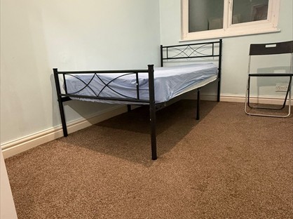 Room in a Shared House, Berrowside Road, B34