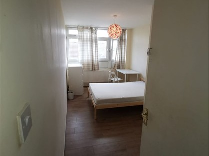 Room in a Shared House, Halyard House Manchester Road, E14