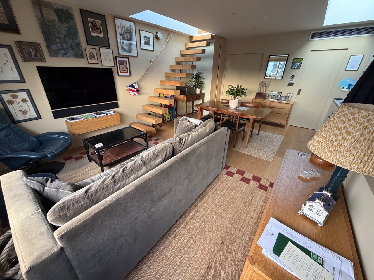 1 Bed Flat, Chepstow Crescent, W11, N1 7GU