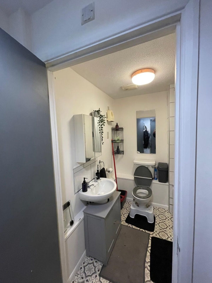 Additional image 2 of Room in a Shared Flat, Player Street, NG7, N1 7GU