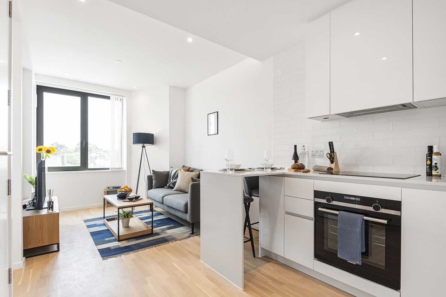 1 Bed Flat, Gravity Royal Heights, RG1, N1 7GU