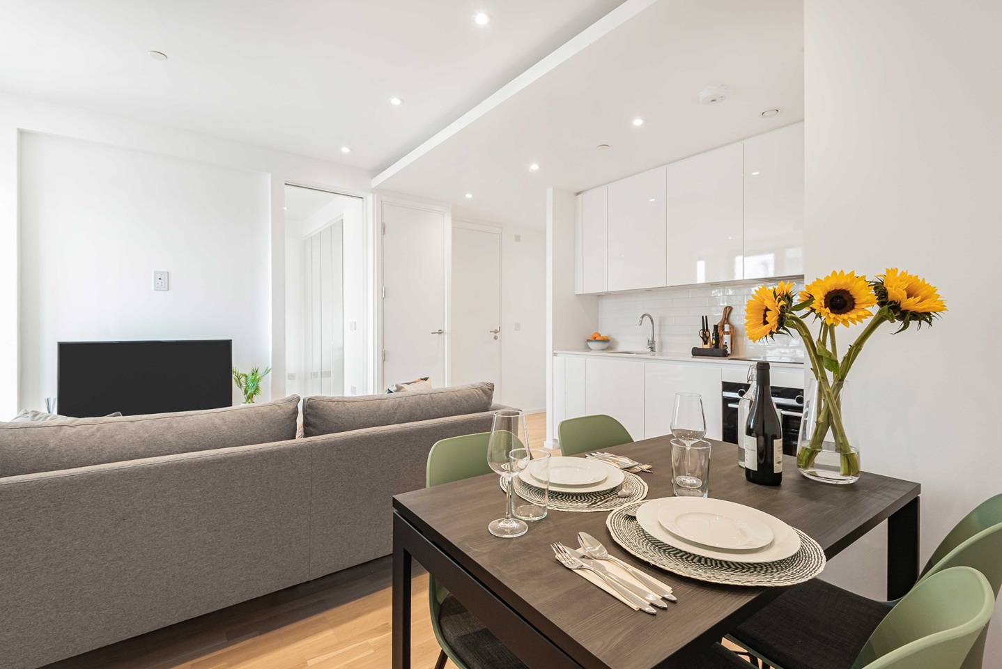 Additional image 5 of 2 Bed Flat, Gravity Royal Heights, RG1, N1 7GU