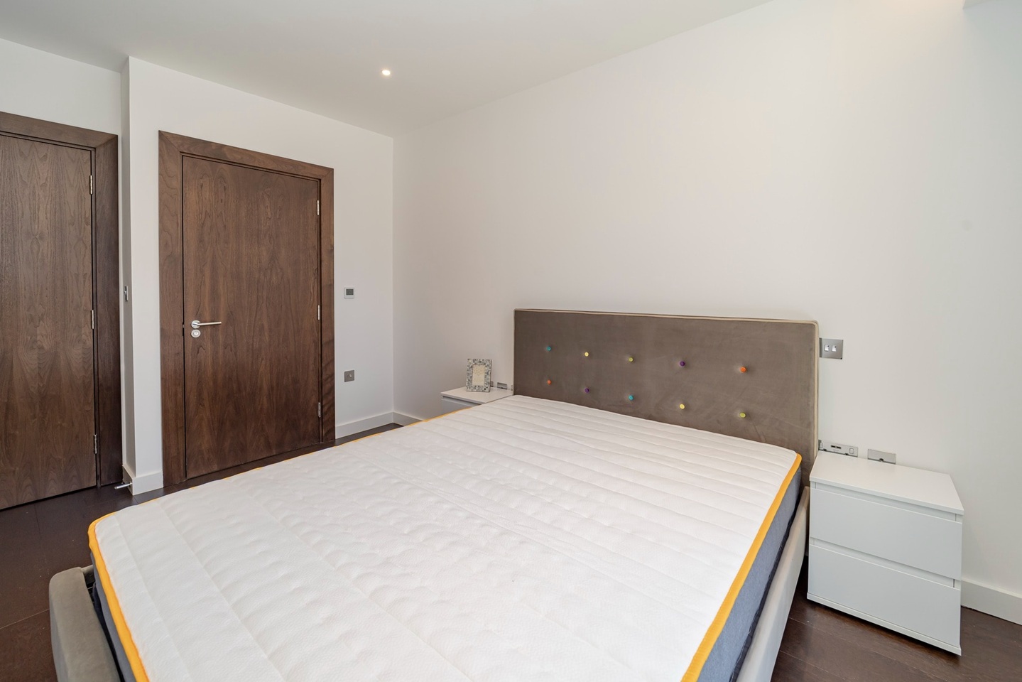Additional image 3 of 2 Bed Flat, Lanchester Way, SW11, N1 7GU