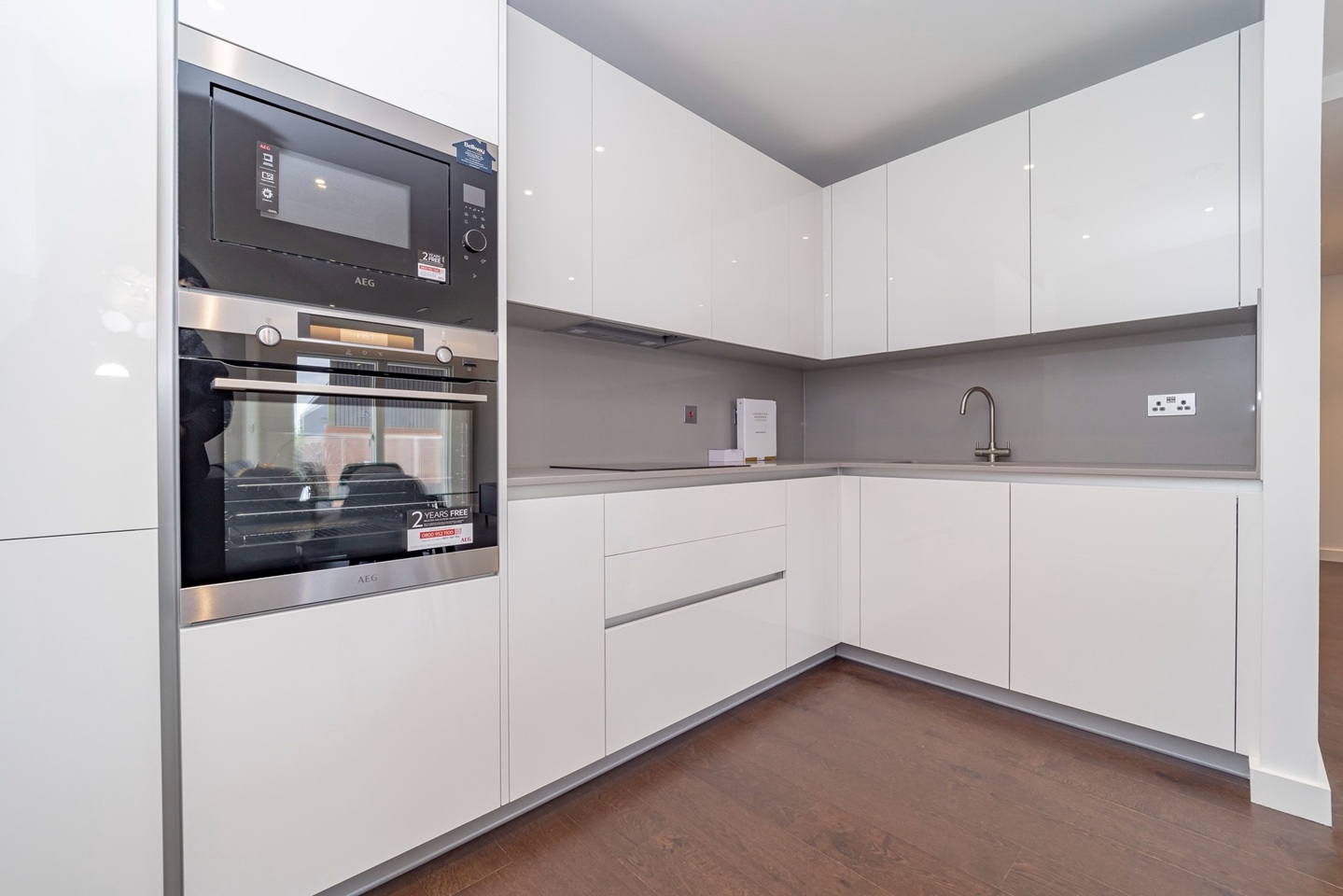 Additional image 10 of 2 Bed Flat, Lanchester Way, SW11, N1 7GU