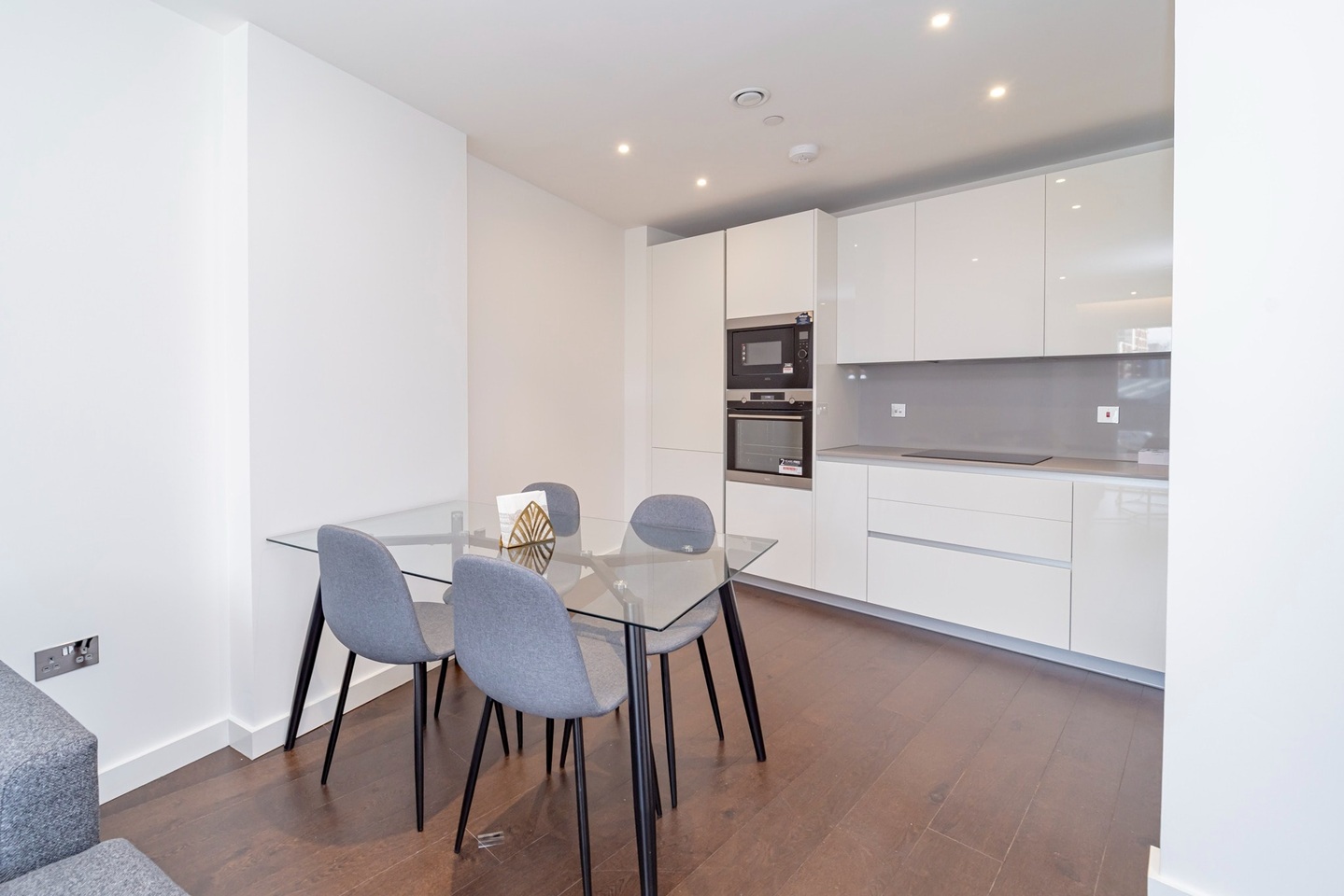 Additional image 13 of 2 Bed Flat, Lanchester Way, SW11, N1 7GU