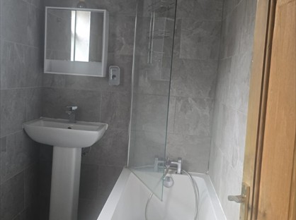 2 Bed Terraced House, Bunkers Lane, WF17