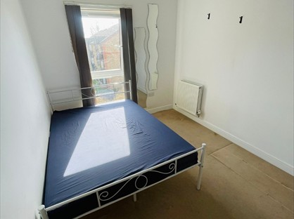 Room in a Shared House, Campus Avenue, RM8