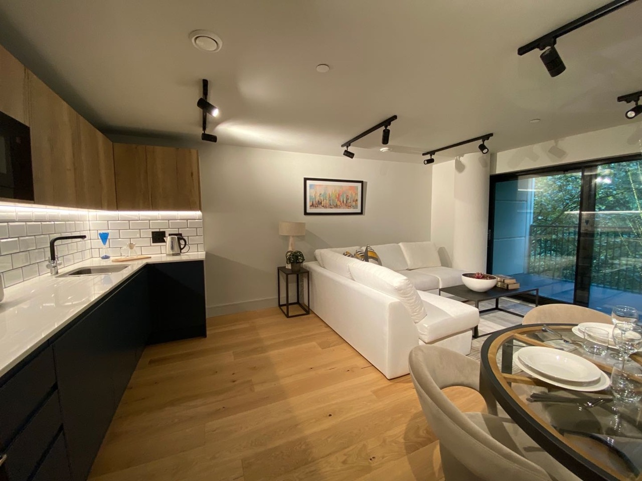 2 Bed Flat, Tower Bridge Road, SE1, N1 7GU