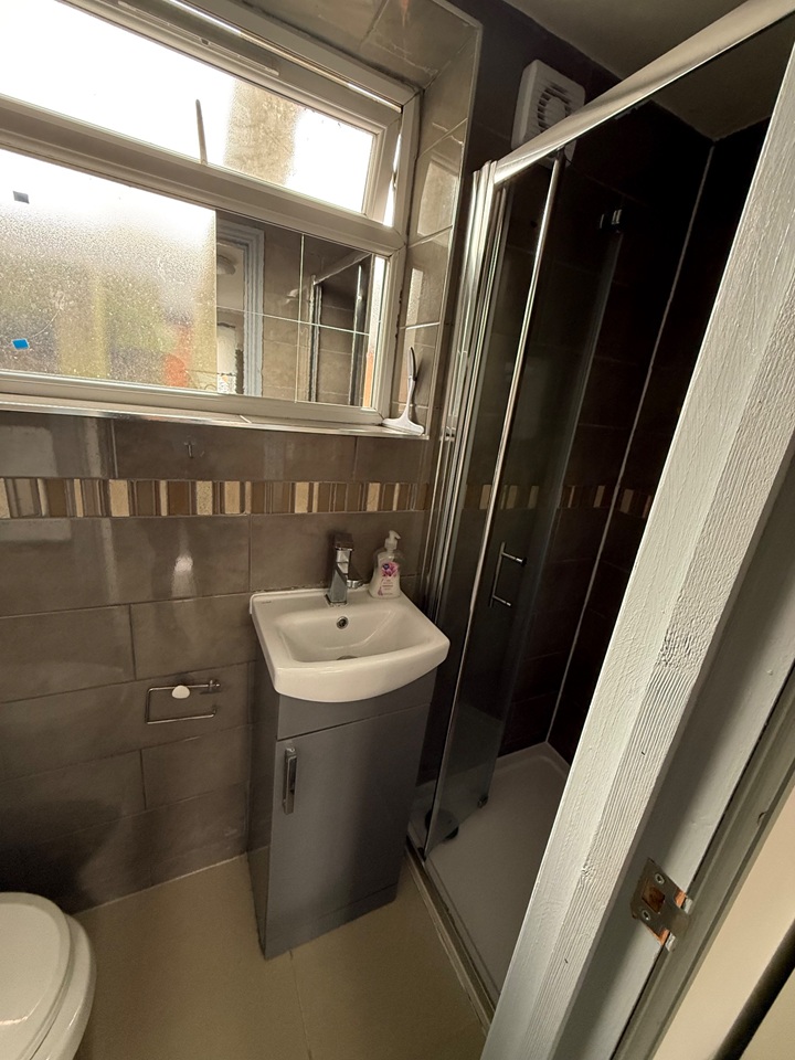 Additional image 4 of 5 Bed Semi-Detached House, Chalfont Close, CB1, N1 7GU