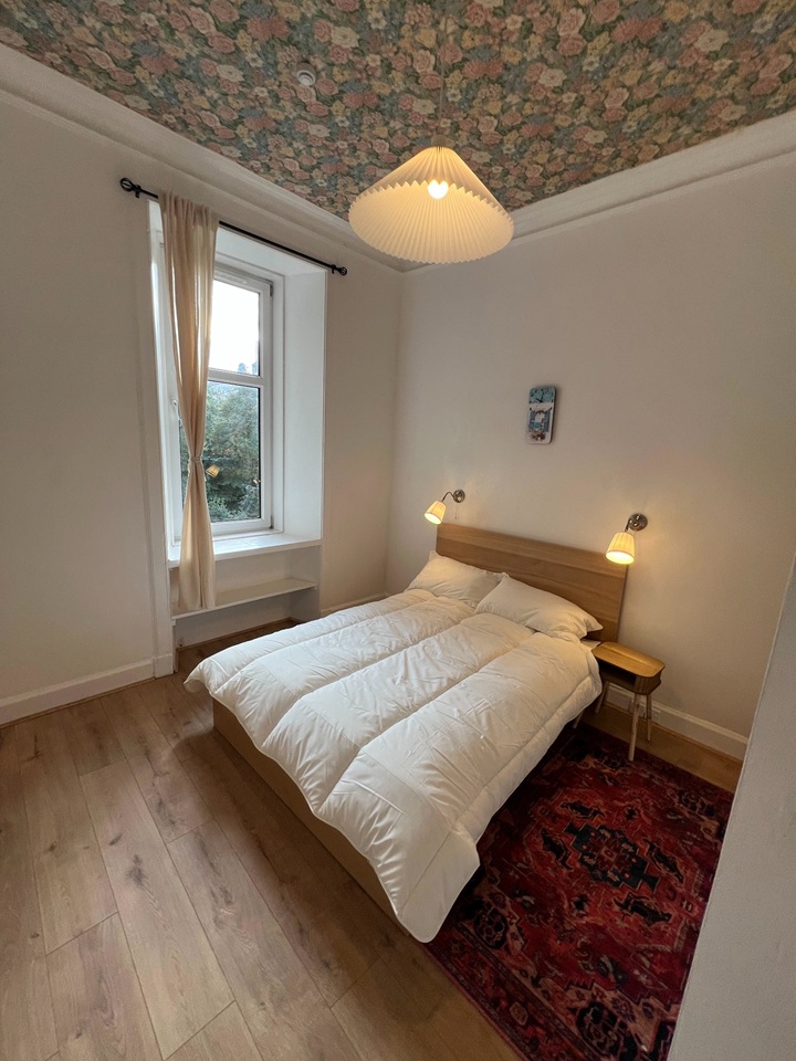 2 Bed Flat, Easter Road, EH7, N1 7GU