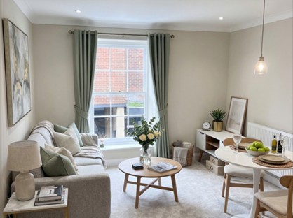 2 Bed Flat, St Cyriacs, PO19