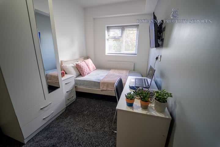 Studio Flat, Bournbrook Road, B29, N1 7GU