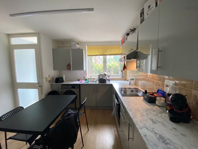 Additional image 9 of Room in a Shared Flat, Khyber Road, SW11, N1 7GU