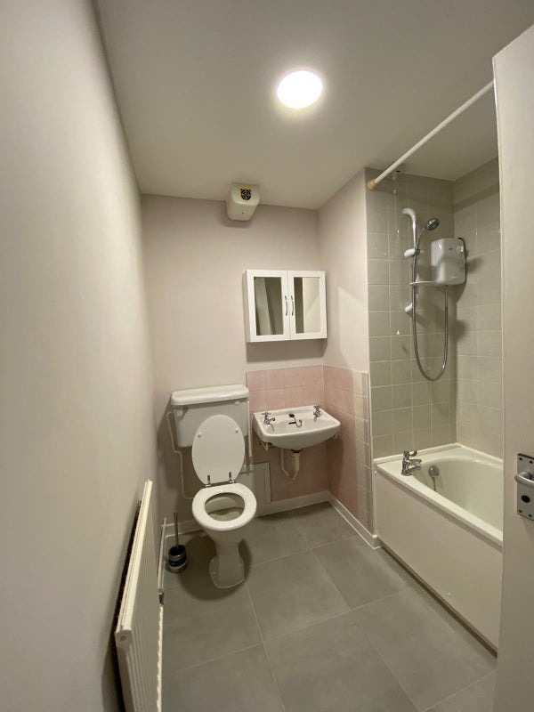 Additional image 10 of Room in a Shared Flat, Khyber Road, SW11, N1 7GU