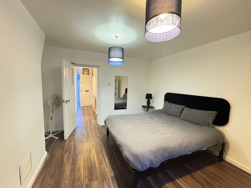 Room in a Shared Flat, Roman Road, E2, N1 7GU