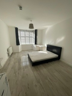 Additional image 5 of Room in a Shared House, Tilehurst Road, RG30, N1 7GU