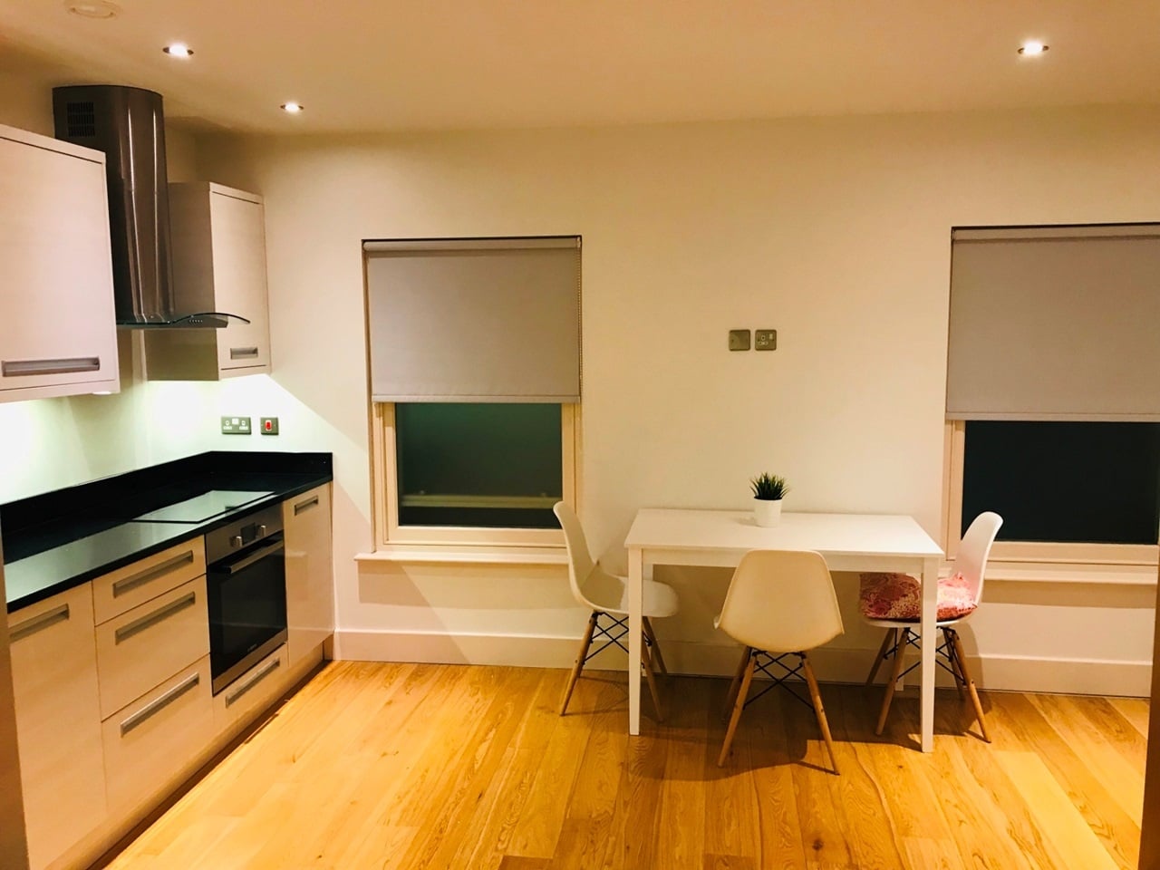 1 Bed Flat, Cross St, RG1, N1 7GU