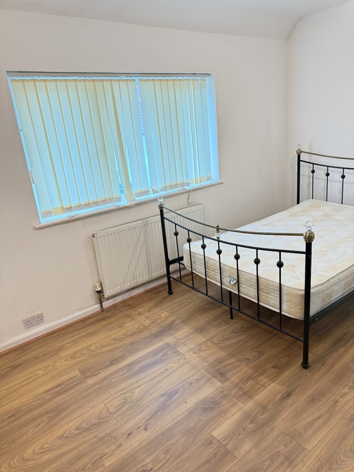 Additional image 6 of 4 Bed Semi-Detached House, Manton Crescent, NG9, N1 7GU