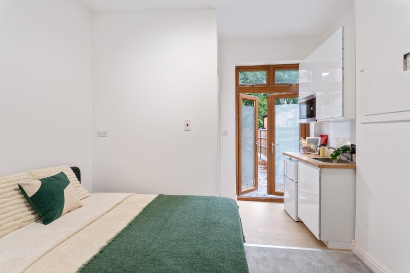 Room in a Shared House, Station Road, B14, N1 7GU