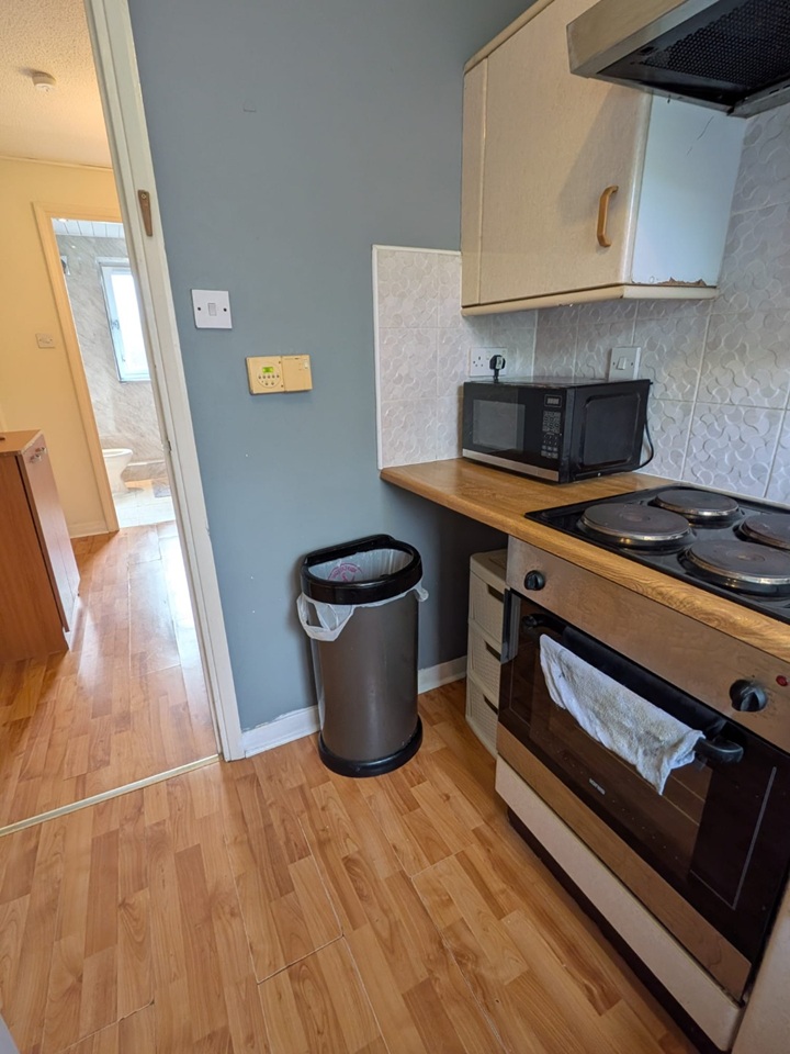 Additional image 2 of Room in a Shared Flat, Grovepark St, G20, N1 7GU