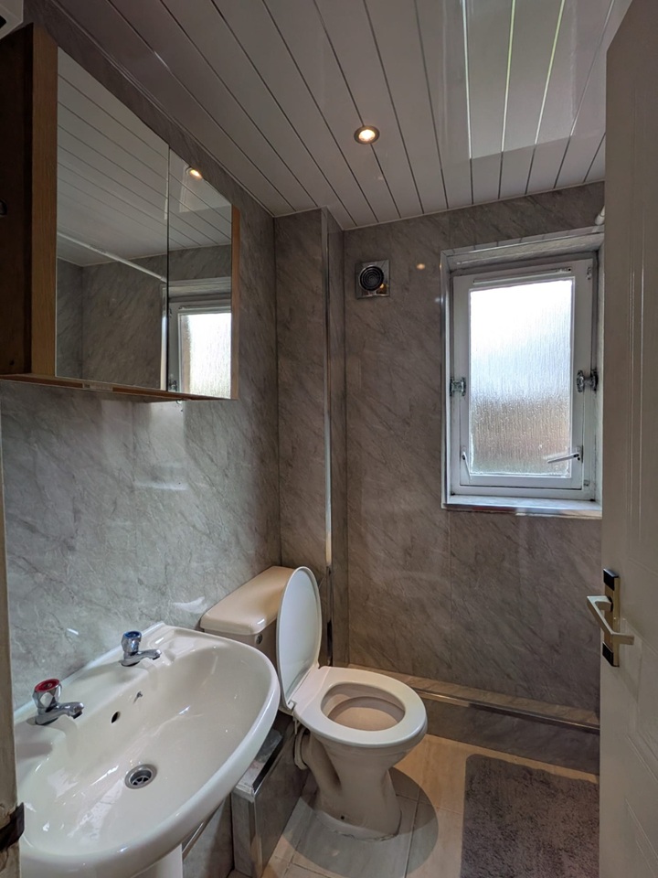 Additional image 3 of Room in a Shared Flat, Grovepark St, G20, N1 7GU