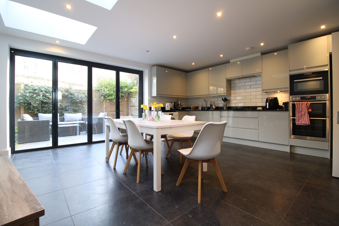 5 Bed End Terrace, Culmstock Road, SW11, N1 7GU