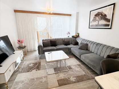 3 Bed Flat, Cordwainer House, E8
