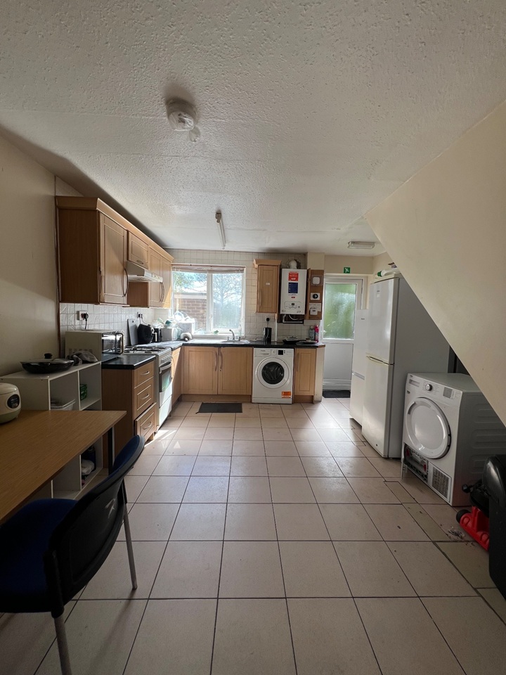 Room in a Shared House, Roman Way, B15, N1 7GU