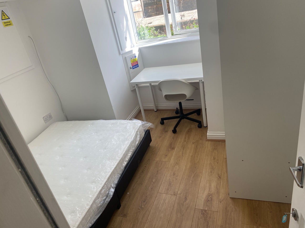 Room in a Shared House, Trelawn St, LS6, N1 7GU
