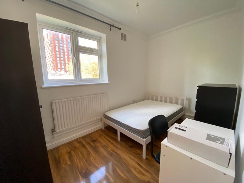 Room in a Shared Flat, Nine Elms Station, SW8, N1 7GU