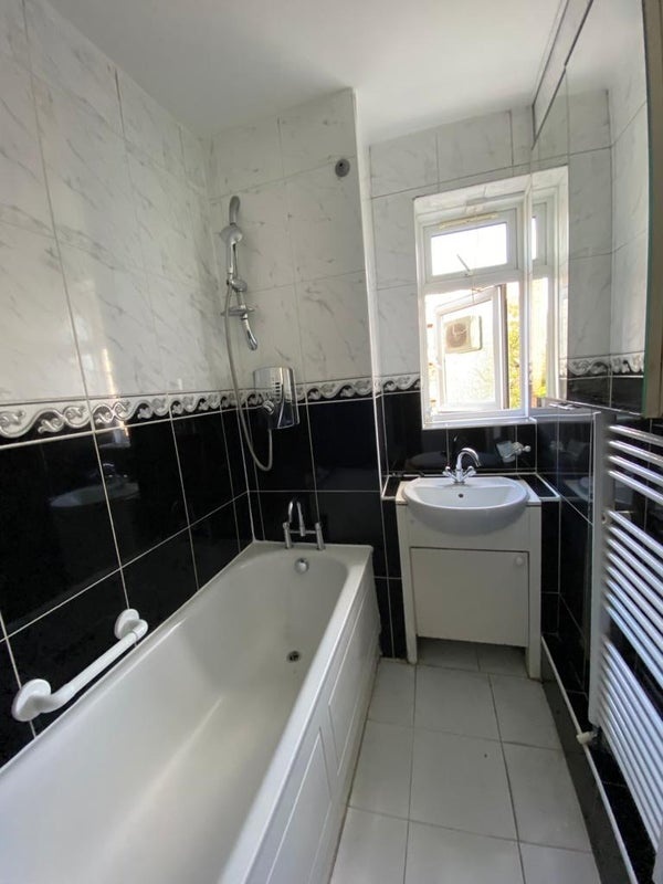 Additional image 7 of Room in a Shared Flat, Nine Elms Station, SW8, N1 7GU