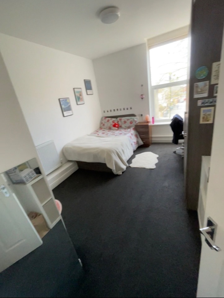 Additional image 2 of 3 Bed Flat, Beside Leeds Uni Business School, LS3, N1 7GU