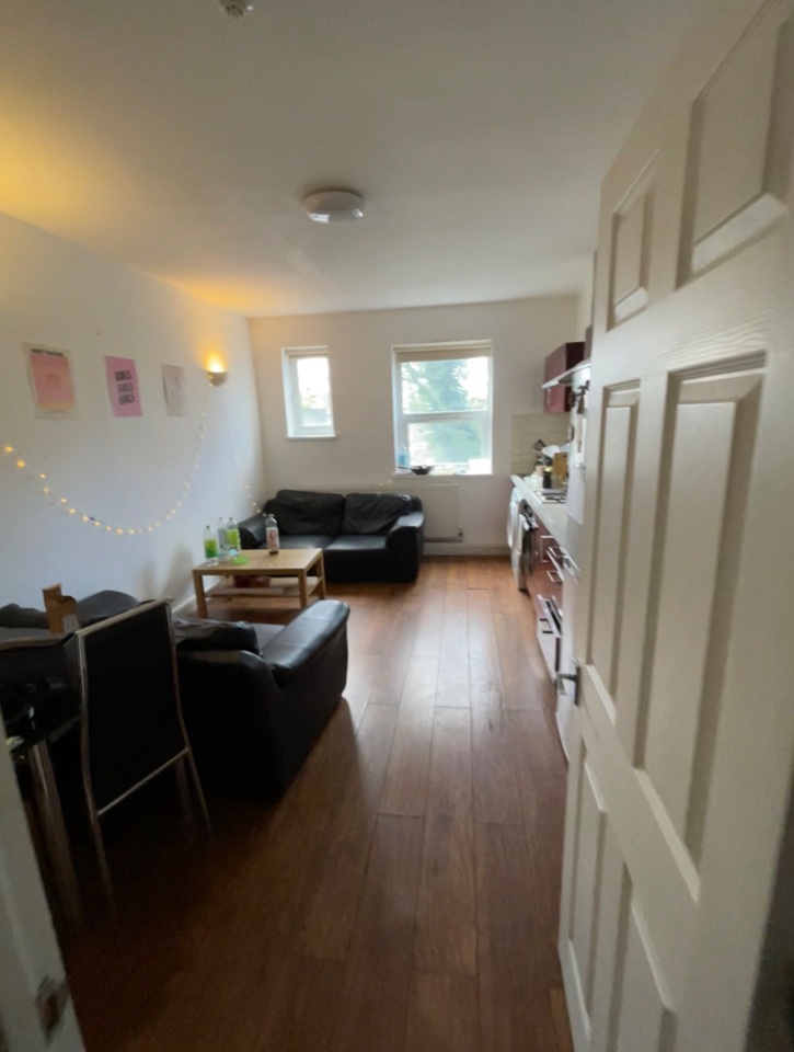 Additional image 5 of 3 Bed Flat, Beside Leeds Uni Business School, LS3, N1 7GU