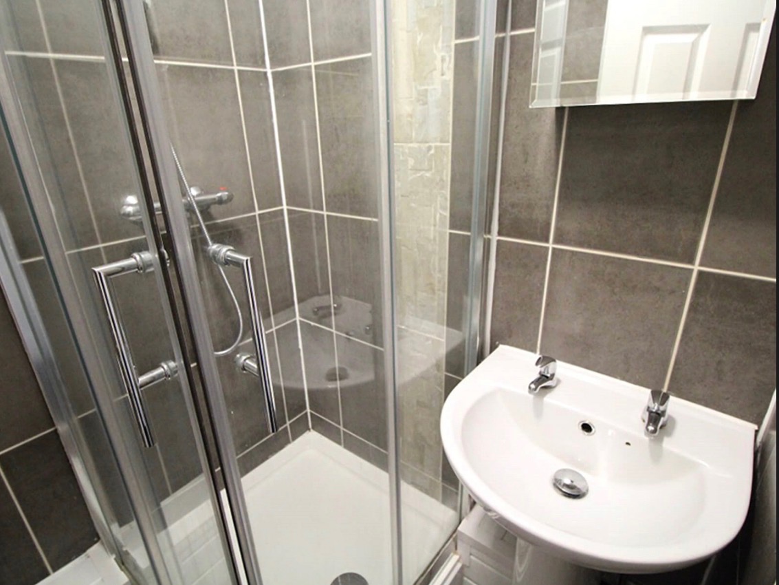 Additional image 8 of 3 Bed Flat, Beside Leeds Uni Business School, LS3, N1 7GU