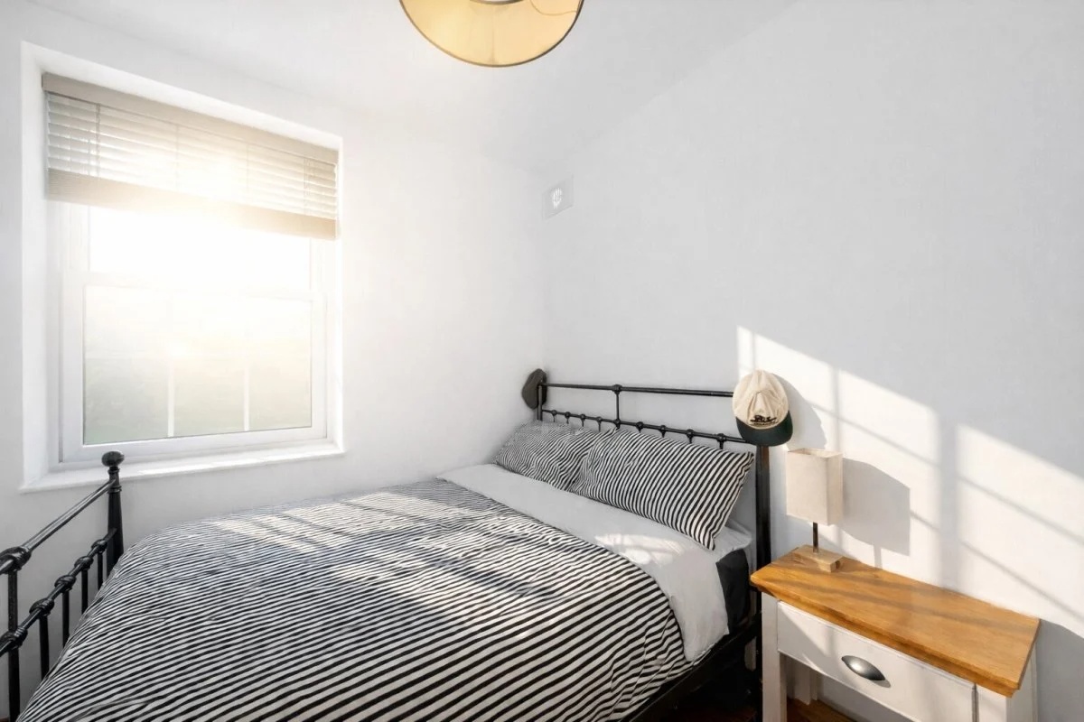 2 Bed Flat, William Bonney Estate, SW4, N1 7GU