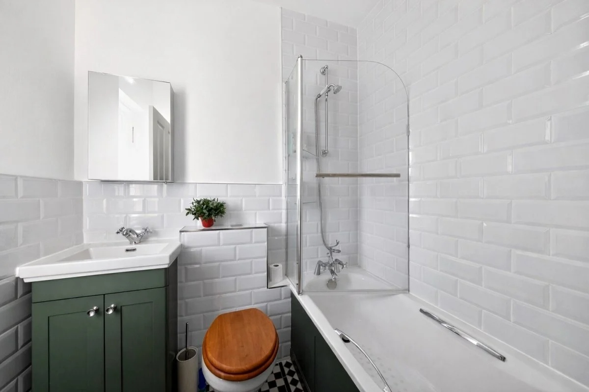 Additional image 4 of 2 Bed Flat, William Bonney Estate, SW4, N1 7GU