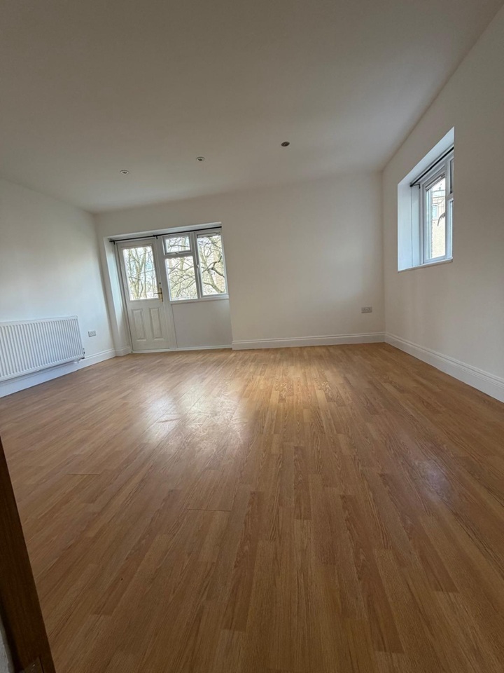 3 Bed Maisonette, Fir Tree Rise, LS17, N1 7GU