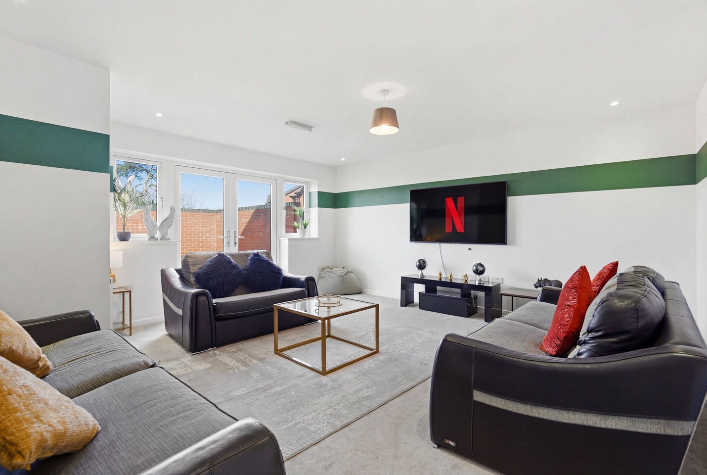 6 Bed Semi-Detached House, Collingbourne Avenue, B36, N1 7GU