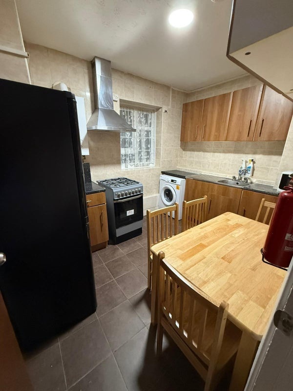 Additional image 2 of Room in a Shared Flat, Whitechapel Road, E1, N1 7GU