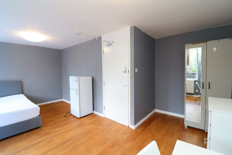 Additional image 2 of Room in a Shared Flat, Notting Hill Gate Station, W11, N1 7GU