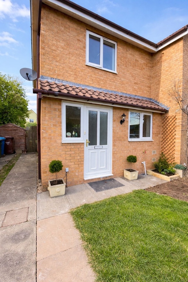Bicester - 2 Bed Semi-Detached House, Banks Furlong, OX26 - To Rent Now ...