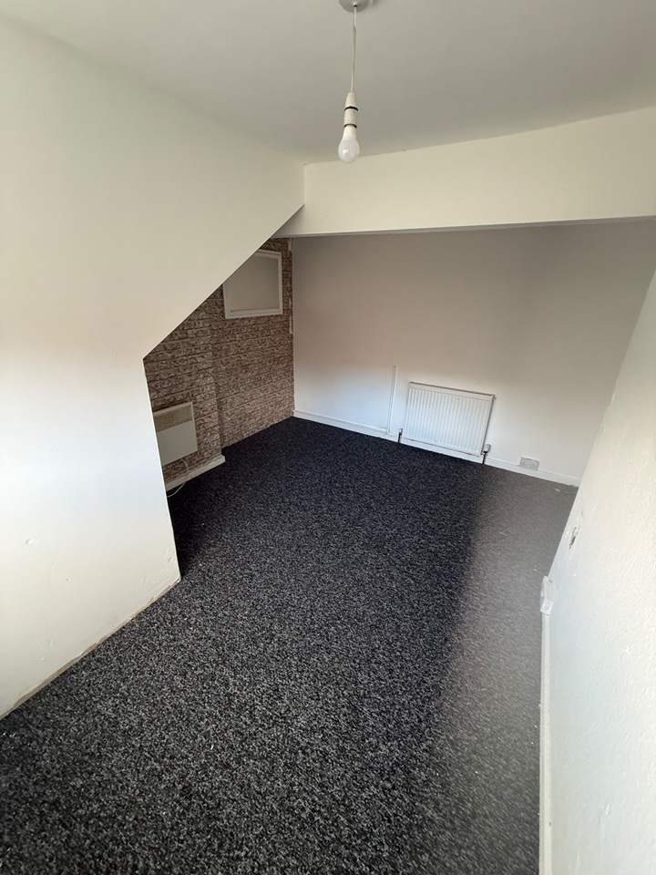 Additional image 2 of 3 Bed Terraced House, Woodview St, LS11, N1 7GU