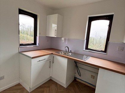 2 Bed Flat, Finch Close, PL3