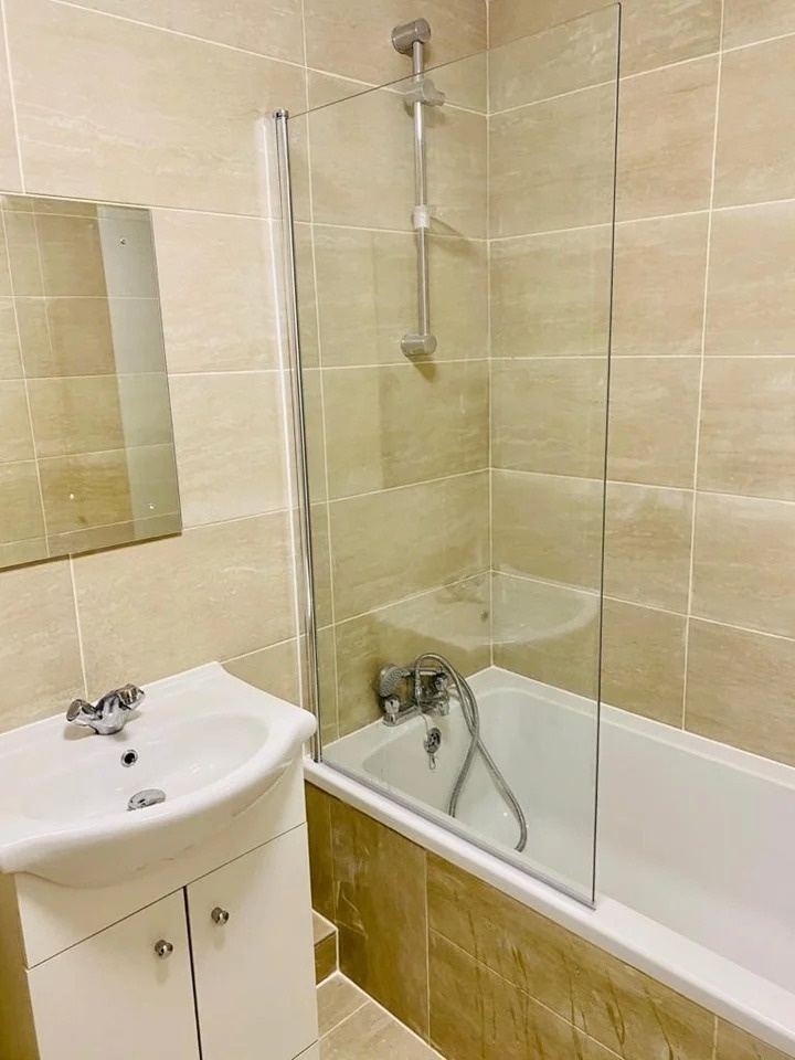 Additional image 5 of 2 Bed Flat, Radley Court, SE16, N1 7GU