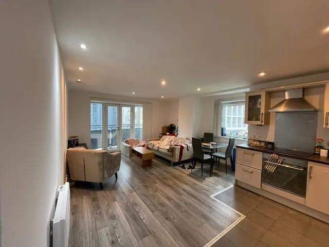 Additional image 6 of 2 Bed Flat, Masshouse Plaza, B5, N1 7GU