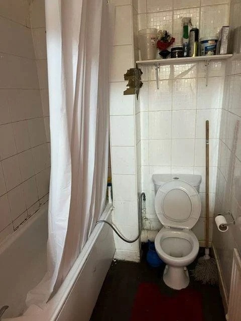 Additional image 5 of Room in a Shared House, Tarnbrook Walk, M15, N1 7GU