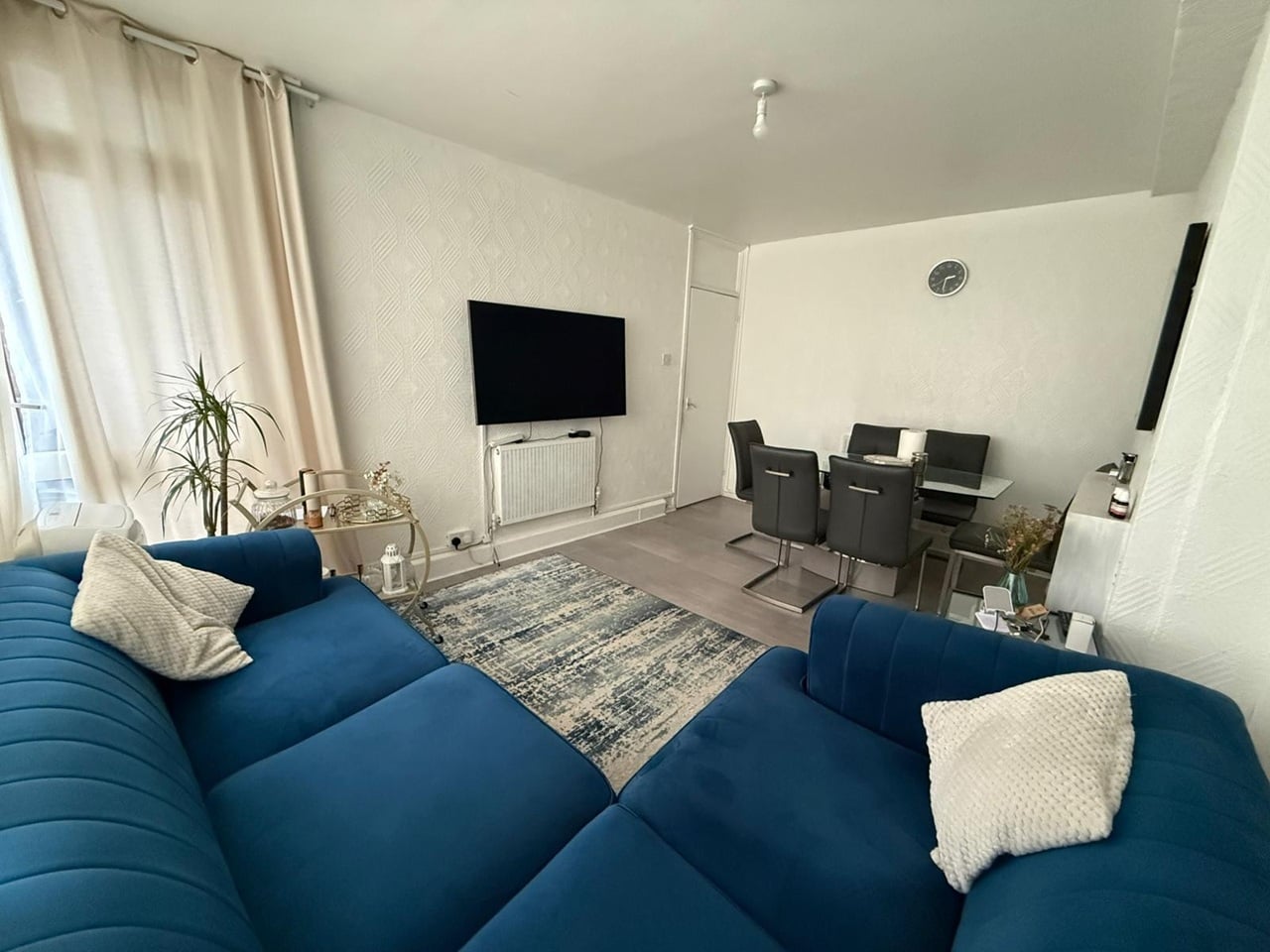 3 Bed Flat, Searles Close, SW11, N1 7GU